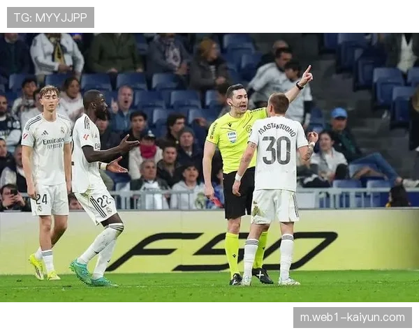 赫塔费后卫里科炮轰吕迪格恶意犯规 赛场安全引争议